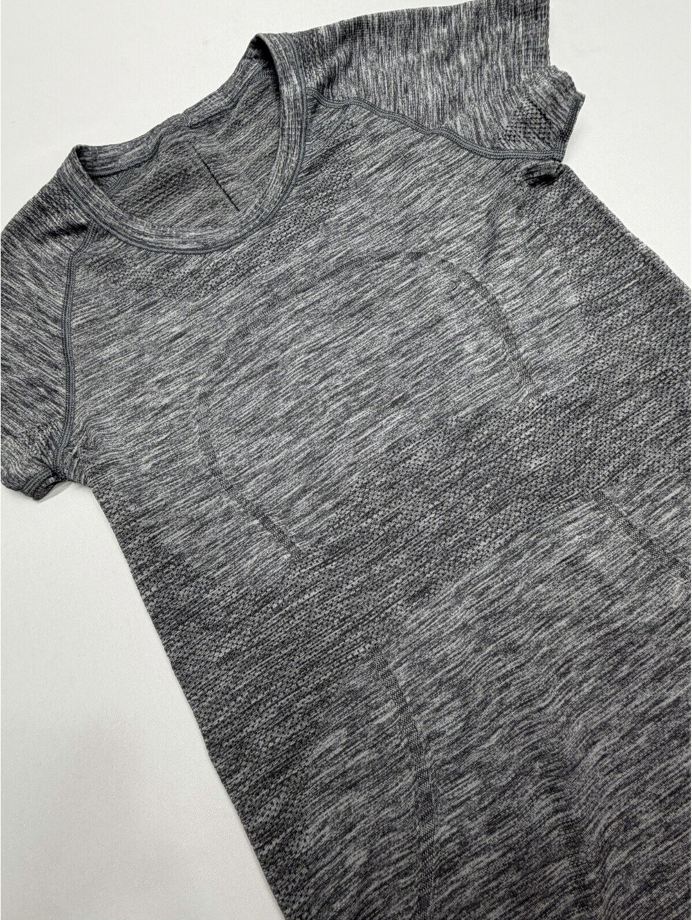 Lululemon Swiftly Tech Shirt Size 6 Gray Short Sleeve Crew Heathered Gym Top